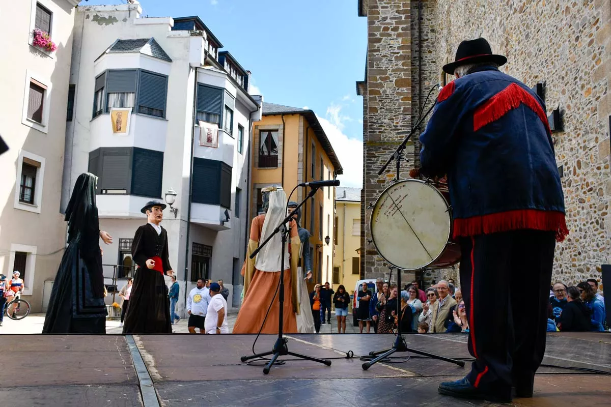 Encuentro de tamboriteros en las Fiestas de la Encina de Ponferrada