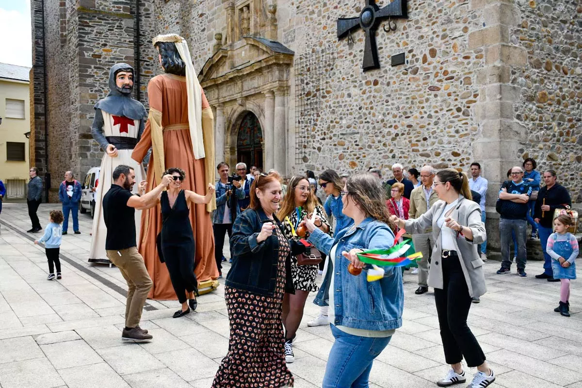 Encuentro de tamboriteros en las Fiestas de la Encina de Ponferrada