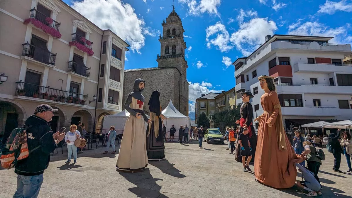 Encuentro de tamboriteros en las Fiestas de la Encina de Ponferrada