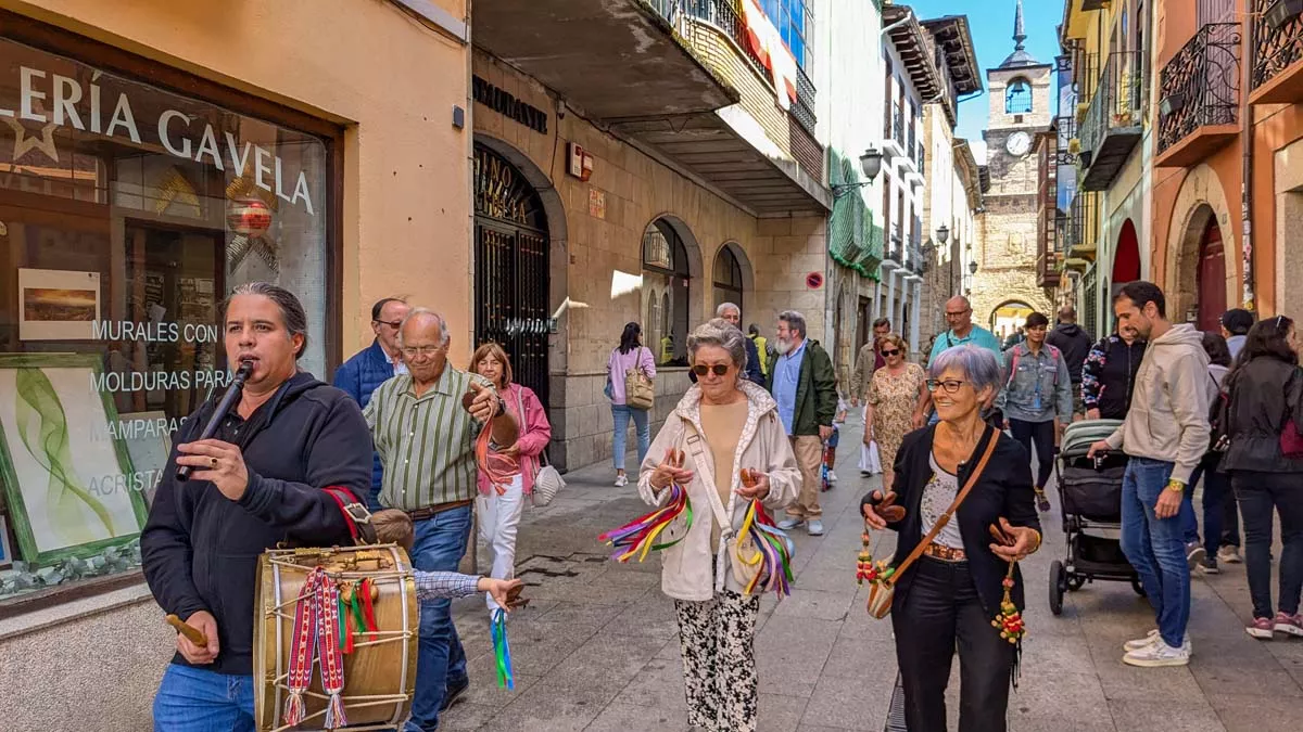 Encuentro de tamboriteros en las Fiestas de la Encina de Ponferrada