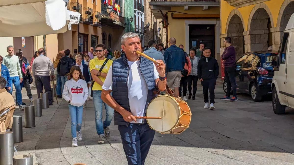 Encuentro de tamboriteros en las Fiestas de la Encina de Ponferrada