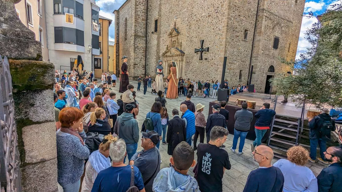 Encuentro de tamboriteros en las Fiestas de la Encina de Ponferrada