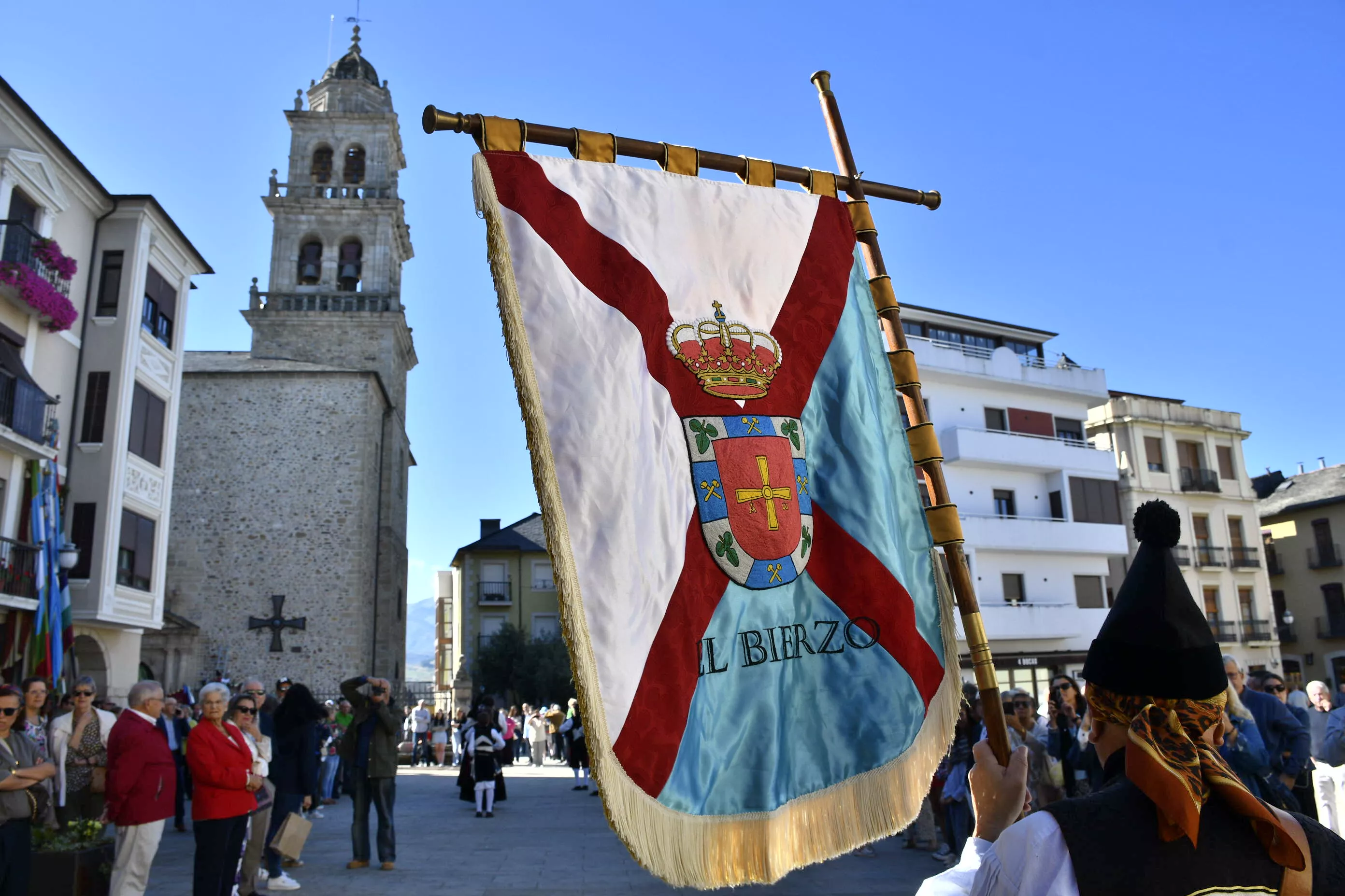 Día del Bierzo y ofrenda a la Virgen de La Encina