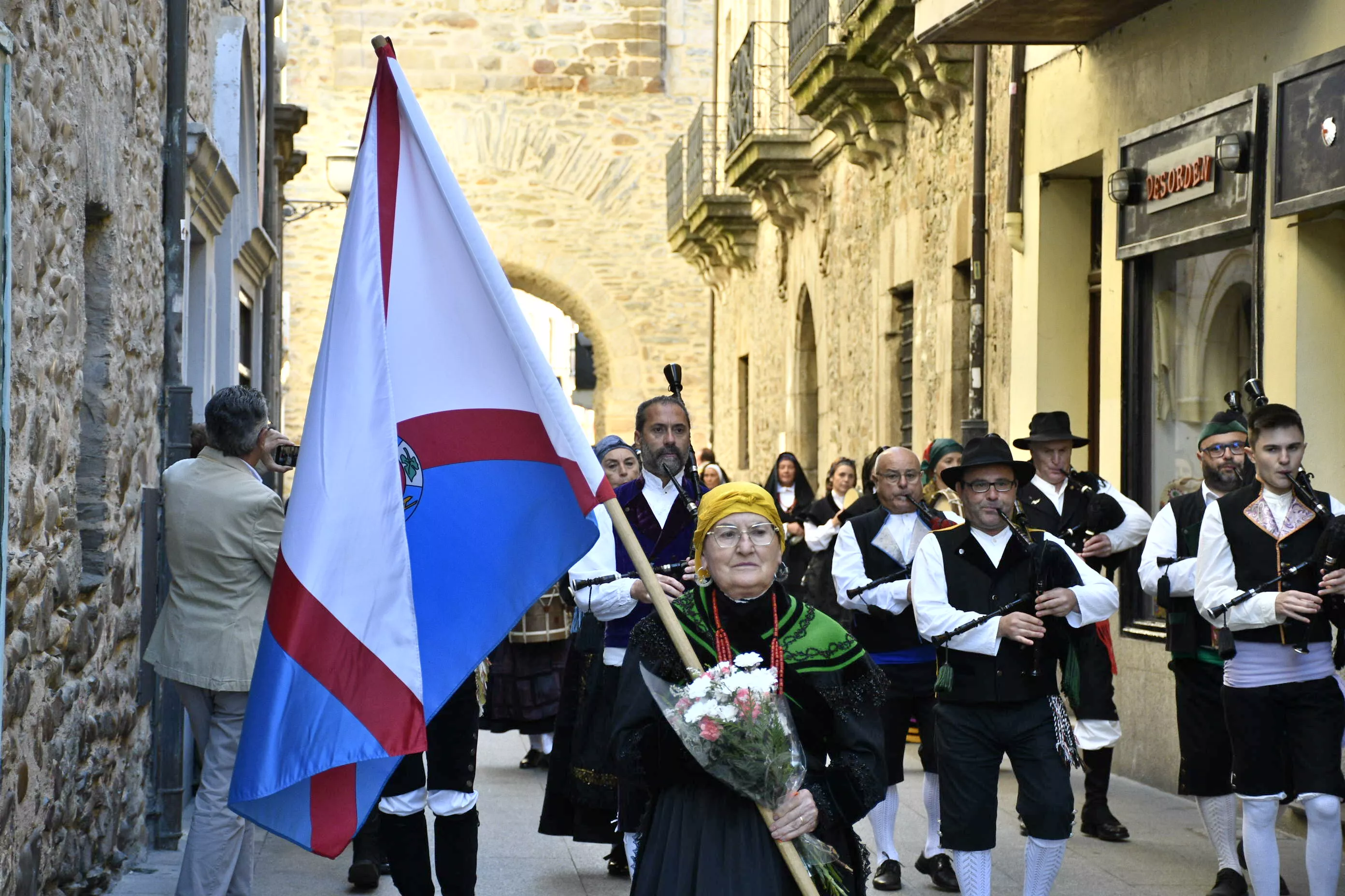 Día del Bierzo y ofrenda a la Virgen de La Encina