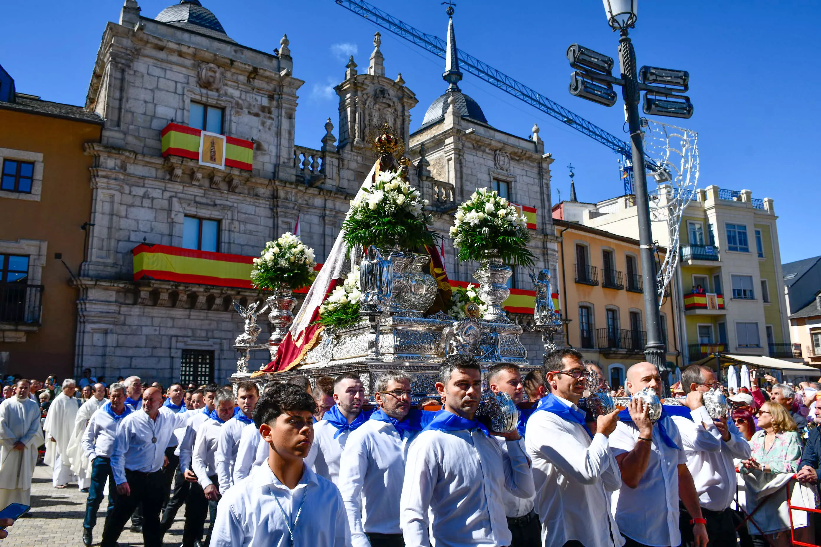 Día del Bierzo y ofrenda a la Virgen de La Encina