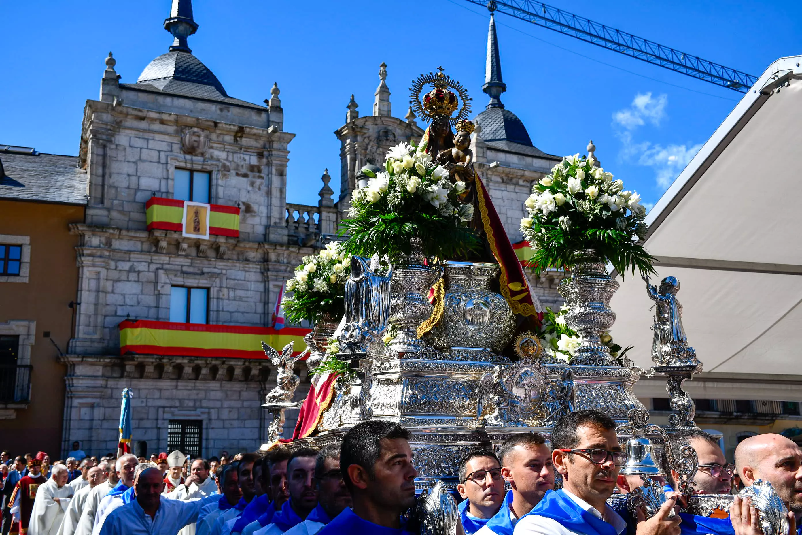 Día del Bierzo y ofrenda a la Virgen de La Encina