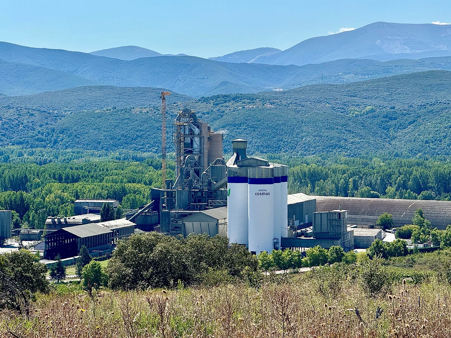 Panorámica Cementos Cosmos en Toral de los Vados