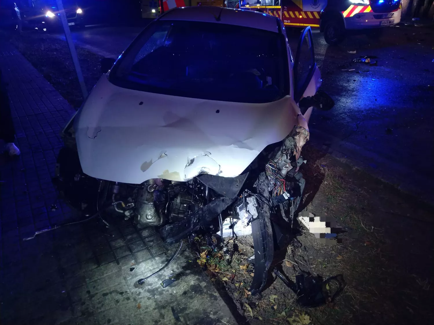 Trasladado al Hospital del Bierzo tras quedar atrapado en su vehículo en el barrio de Compostilla (Ponferrada)