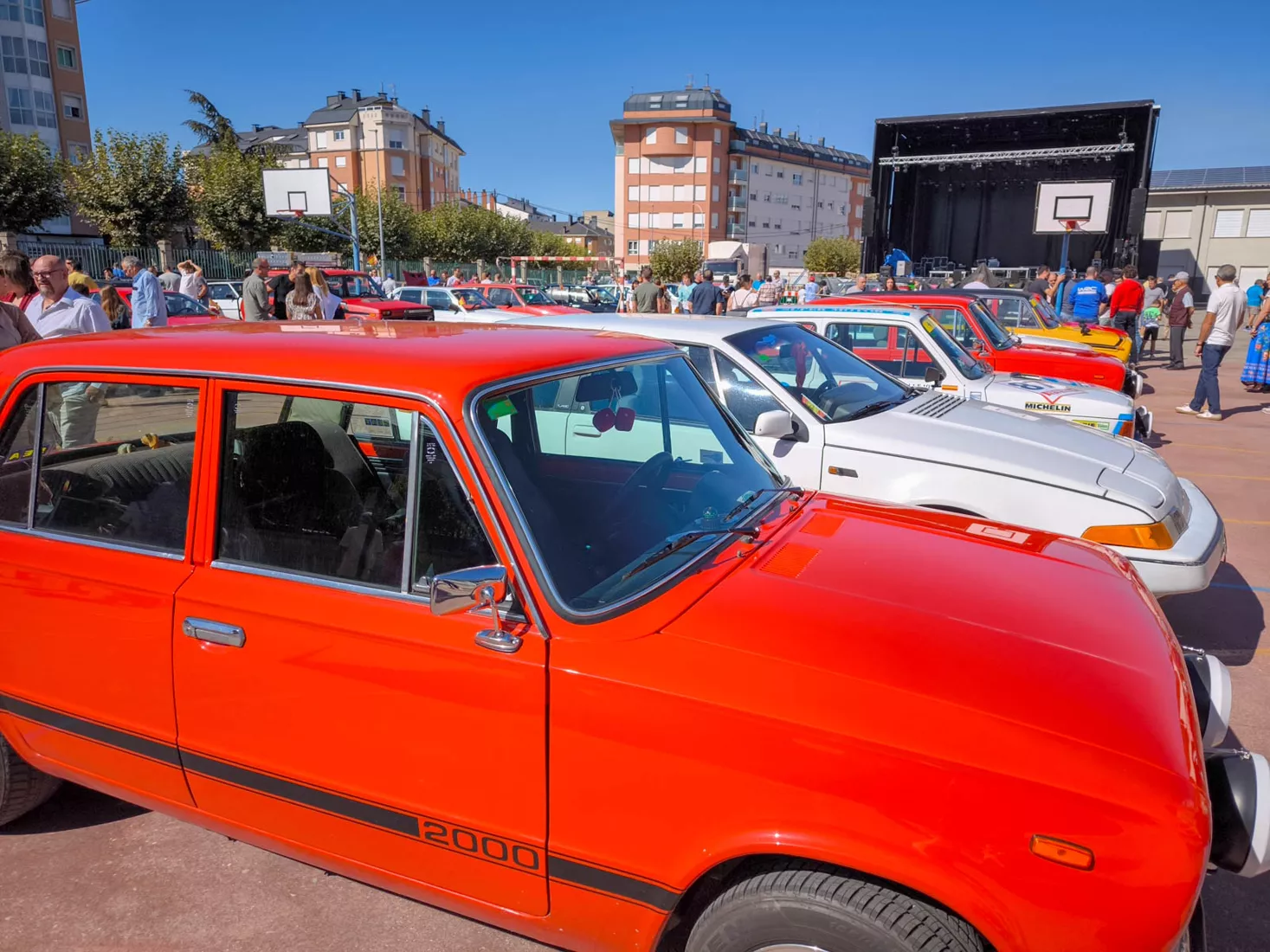 Coches clásicos en Bembibre (13)