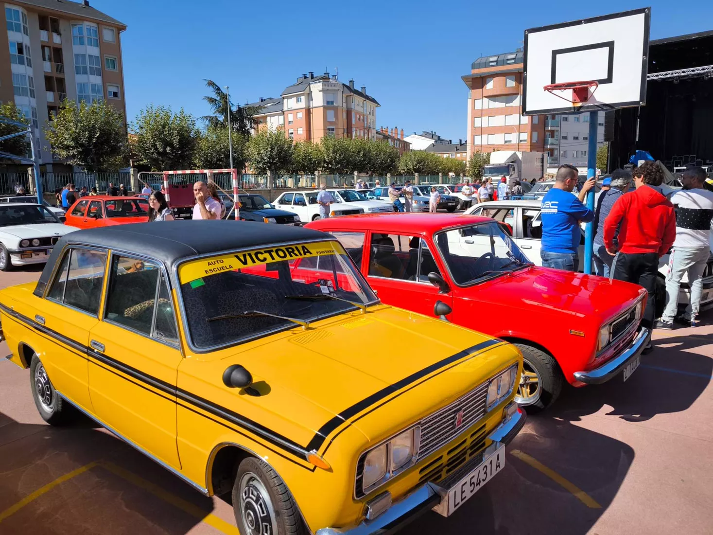 Coches clásicos en Bembibre (18)