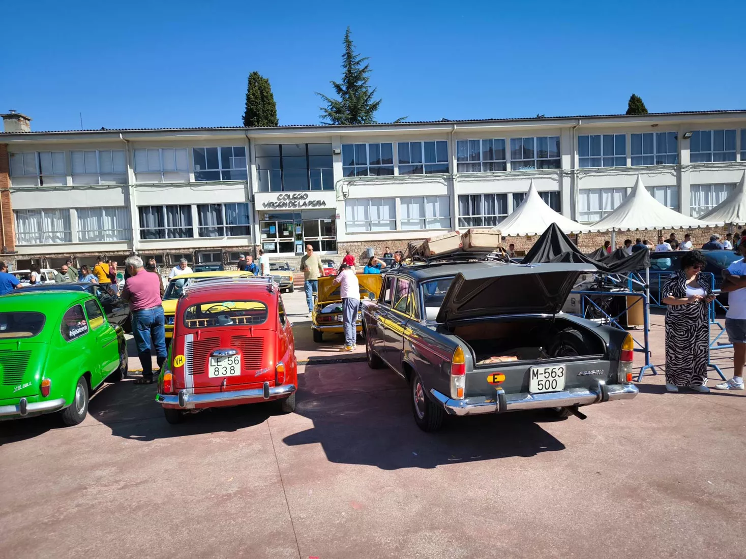 Coches clásicos en Bembibre (25)