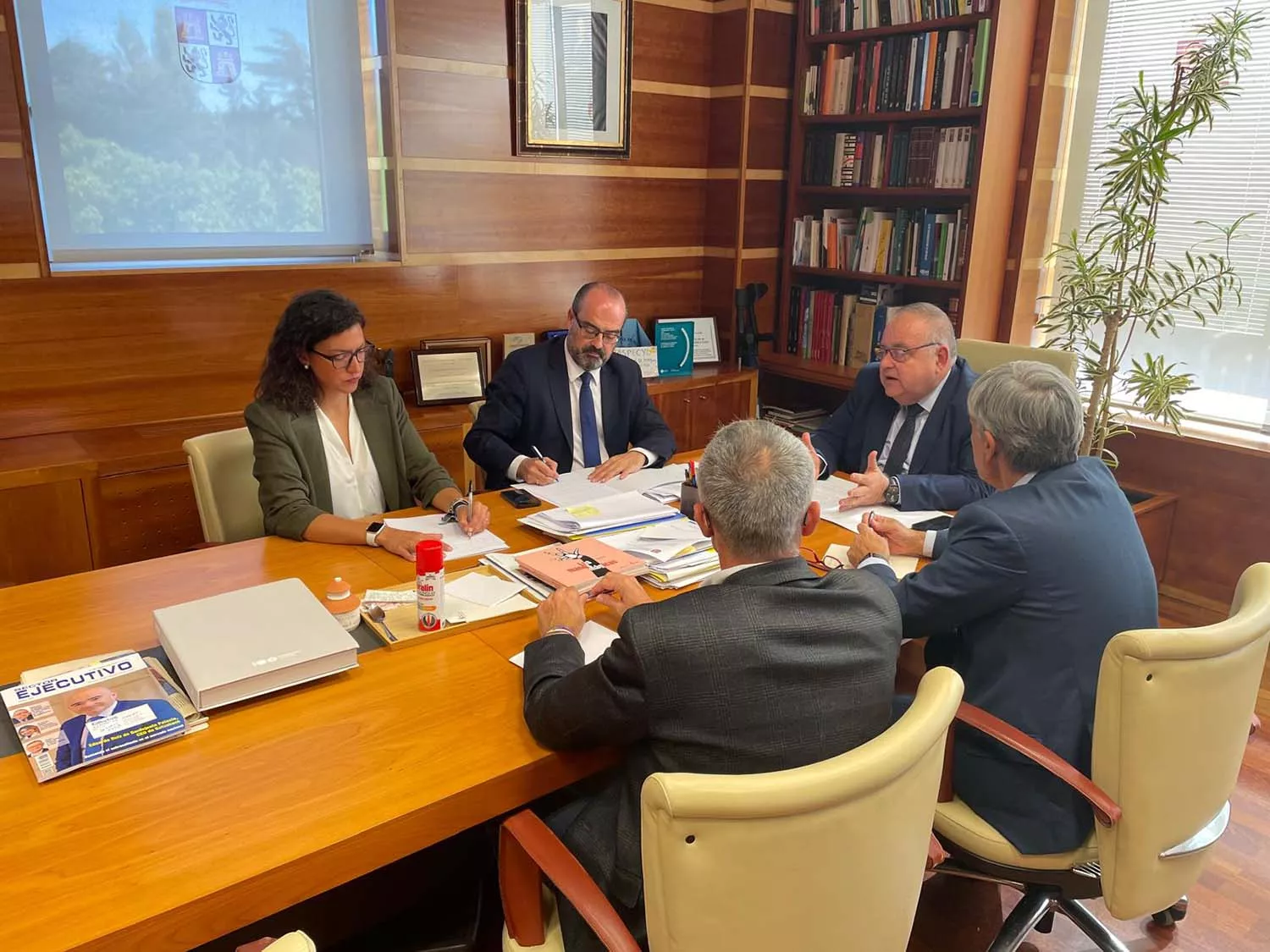 Reunión entre el alcalde de Ponferrada y el consejero de Sanidad por la crisis en el Hospital del Bierzo