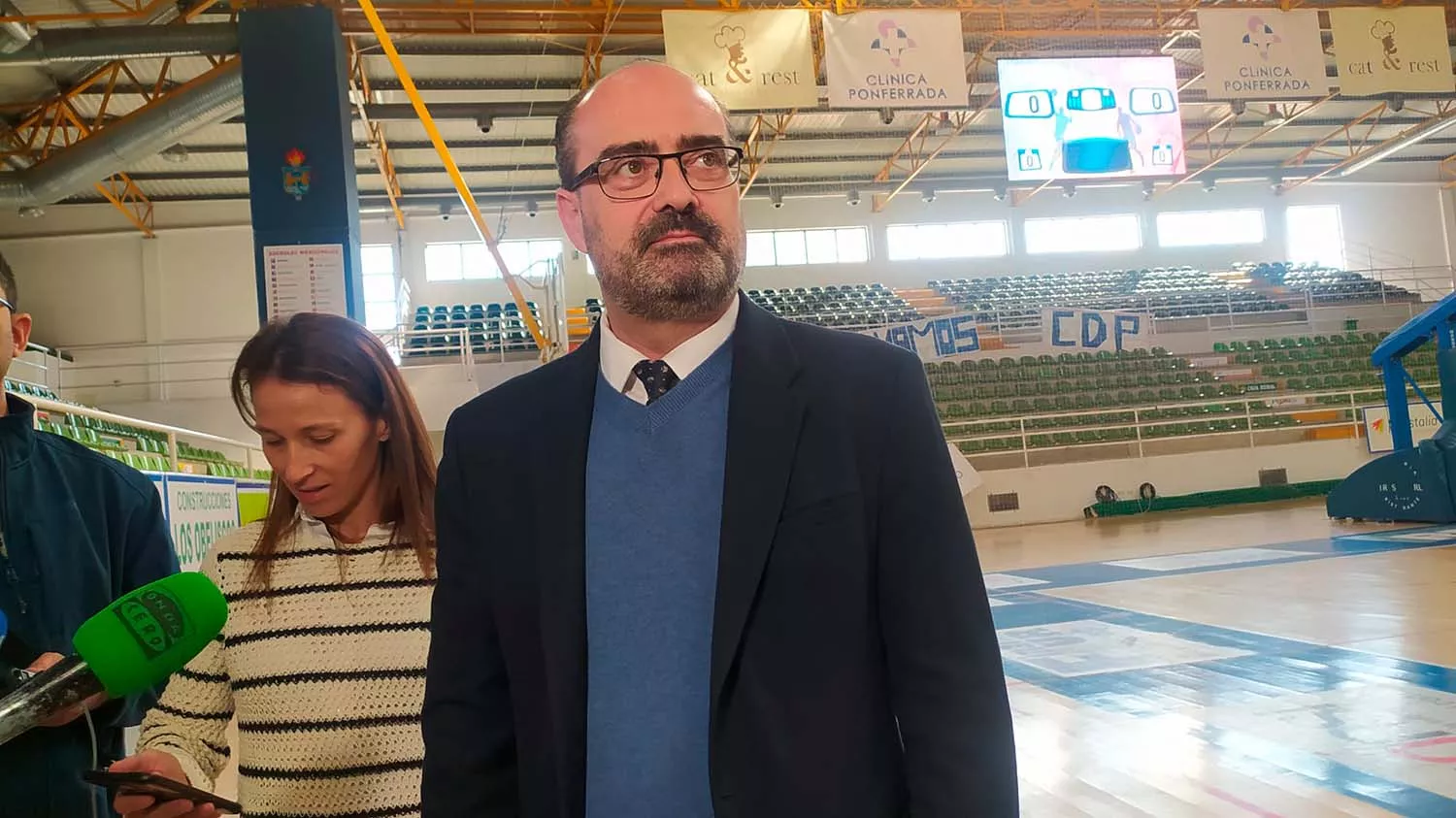 El alcalde de Ponferrada, Marco Morala, y la concejala de Deportes y Juventud, Eva González (1)