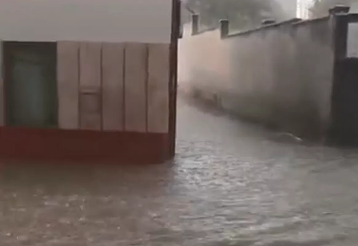 Inundación Plaza Ayuntamiento Fabero 