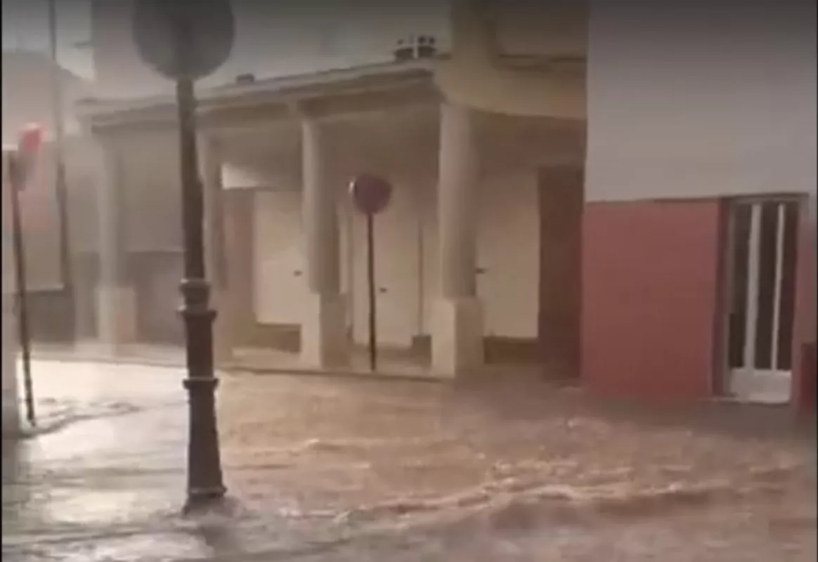 Inundación Plaza Ayuntamiento Fabero 