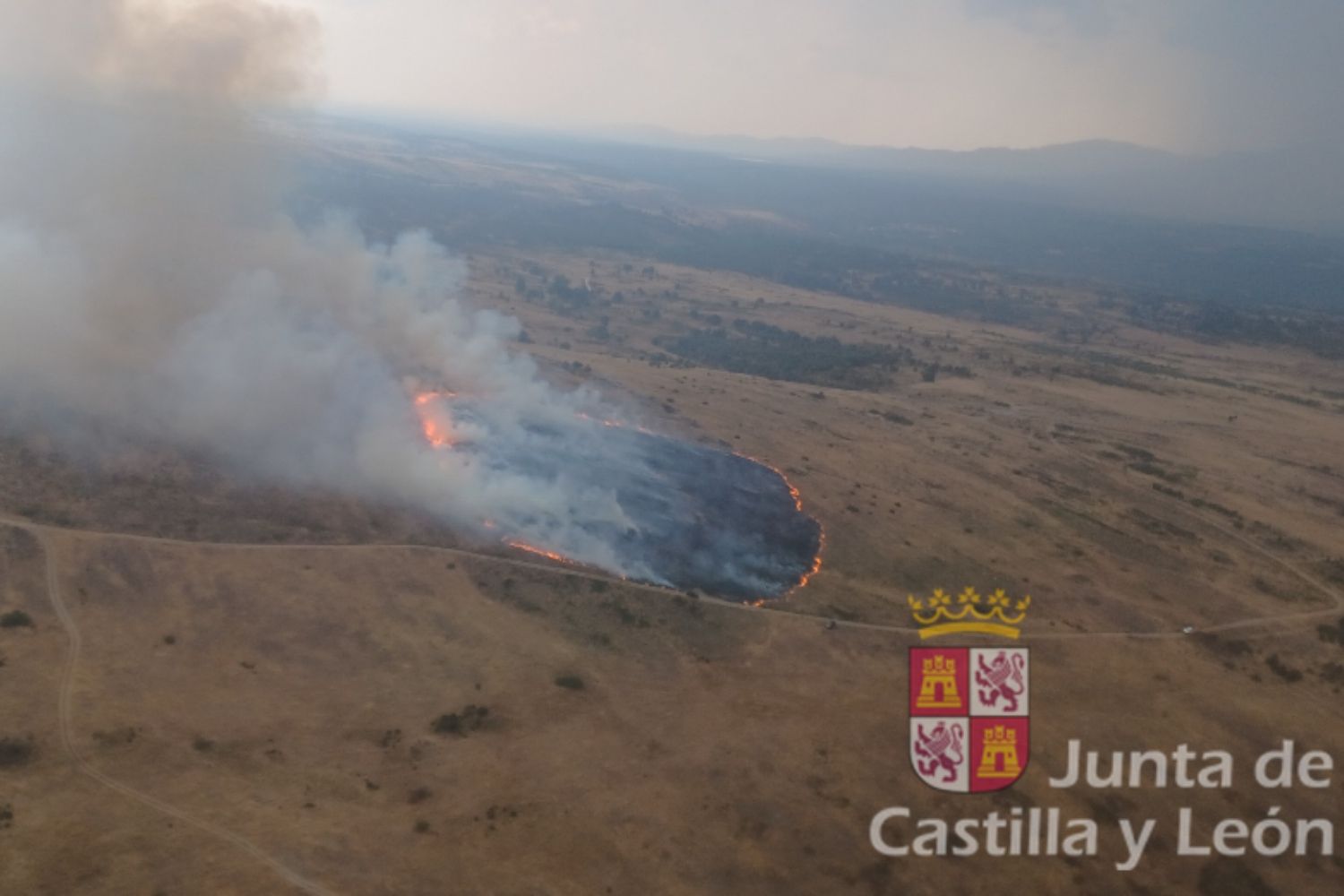 Los rayos provocan un incendio forestal en Lucillos 