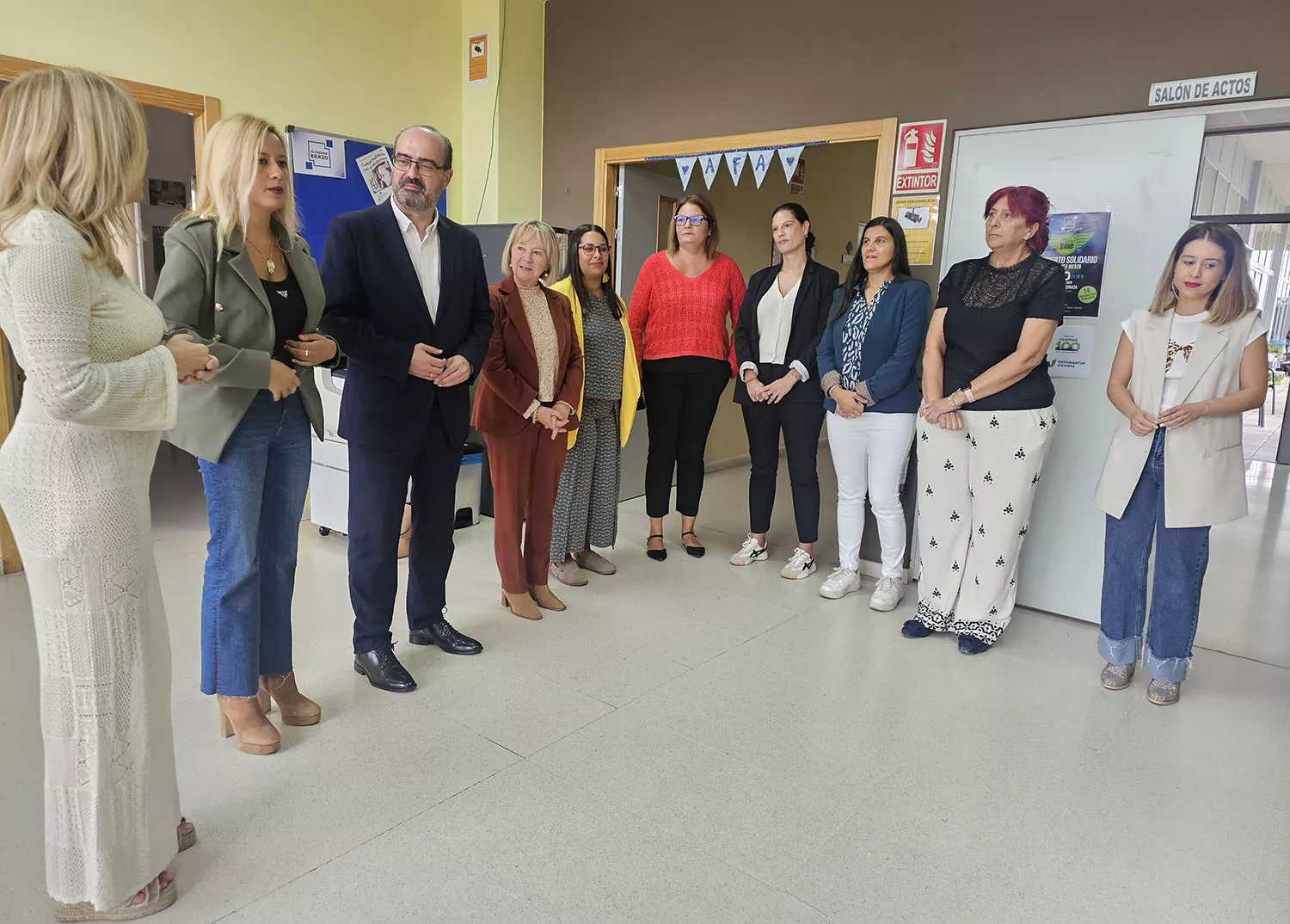 Visita institucional del alcalde de Ponferrada y representantes municipales a la sede de Alzheimer Bierzo