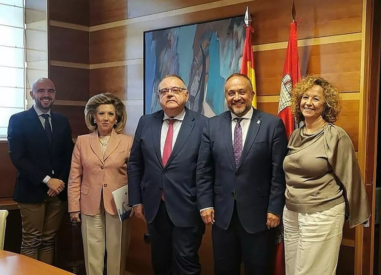 Reunión entre la Diputación de León y la Consejería de Sanidad de la Junta de Castilla y León sobre la crisis sanitaria en El Bierzo.