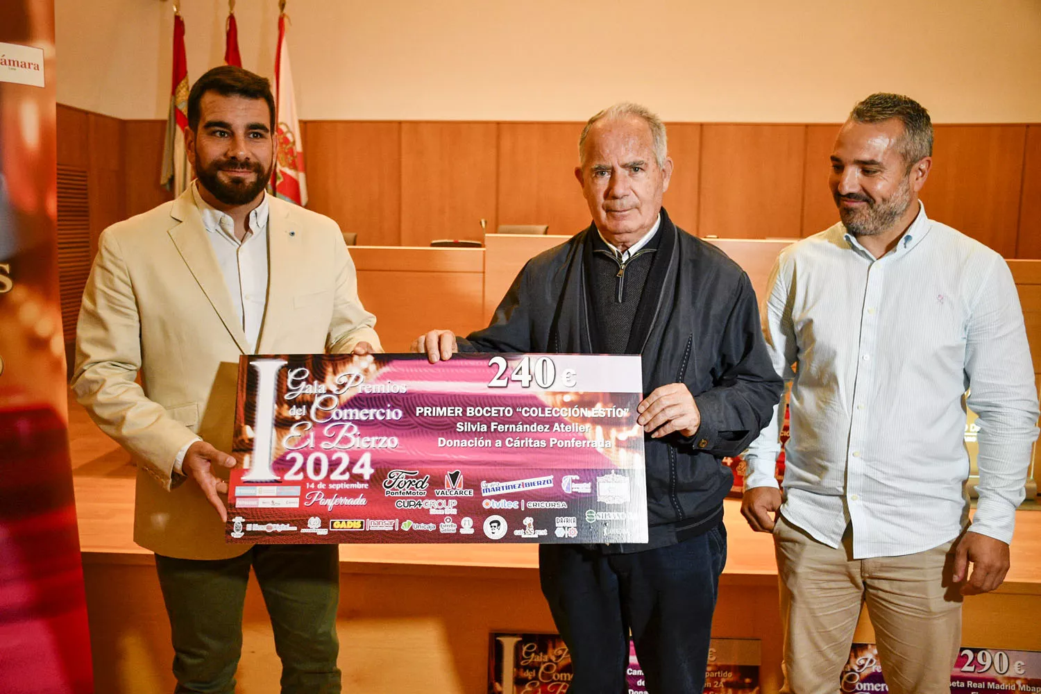 Entrega de cheques de La Gala del Comercio de Ponferrada 