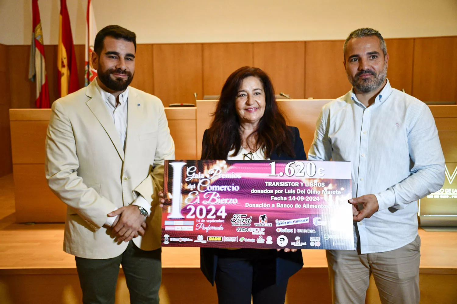 Entrega de cheques de La Gala del Comercio de Ponferrada 