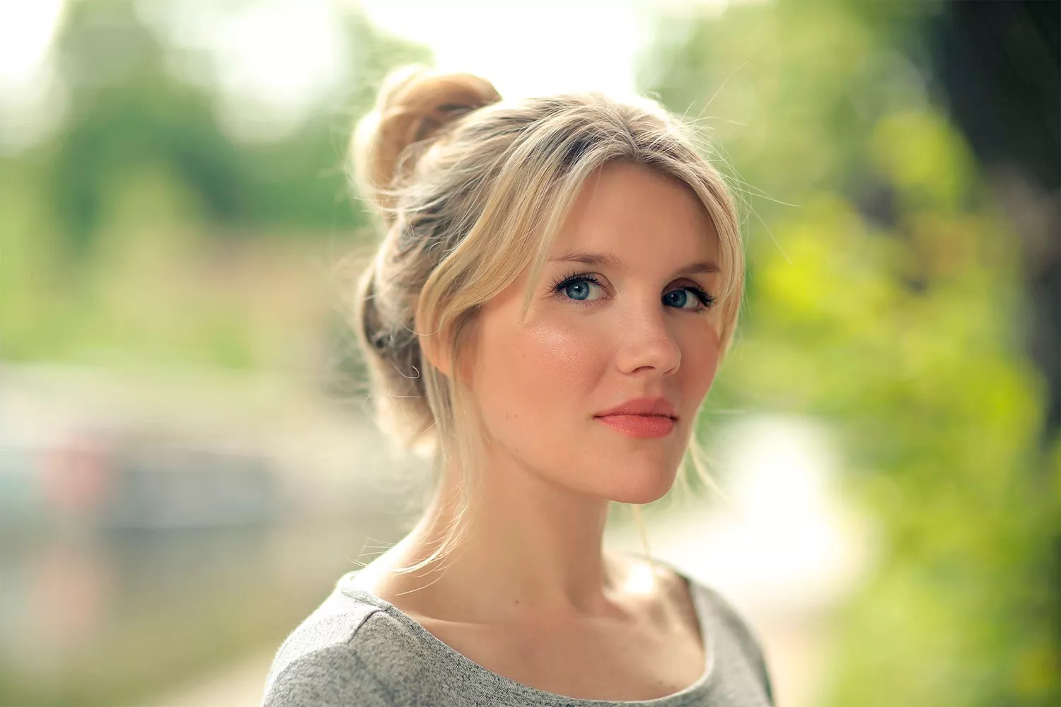 Emerald Fennell, ganadora del premio Óscar, WGA y BAFTA al mejor guion original por Promising Young Woman.