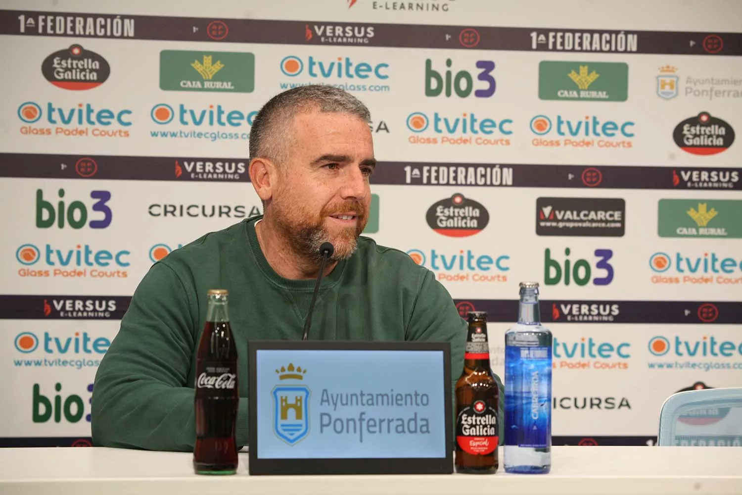 Javi Rey durante la rueda de prensa de este viernes