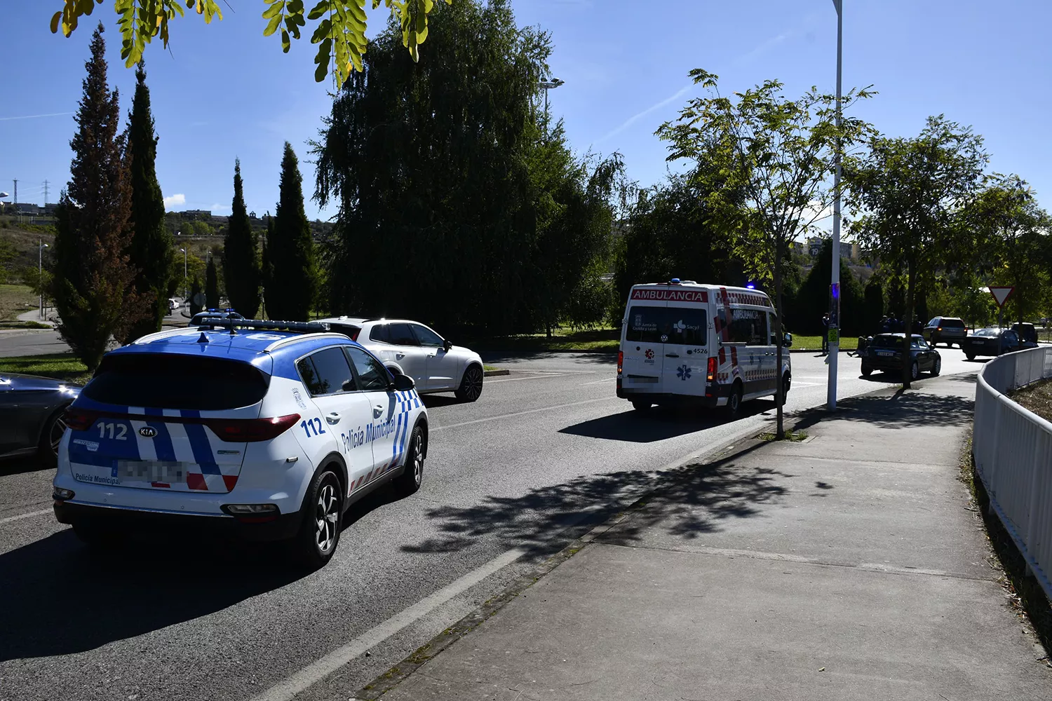 Herido un motorista tras una colisión con un turismo en la Avenida América de Ponferrada