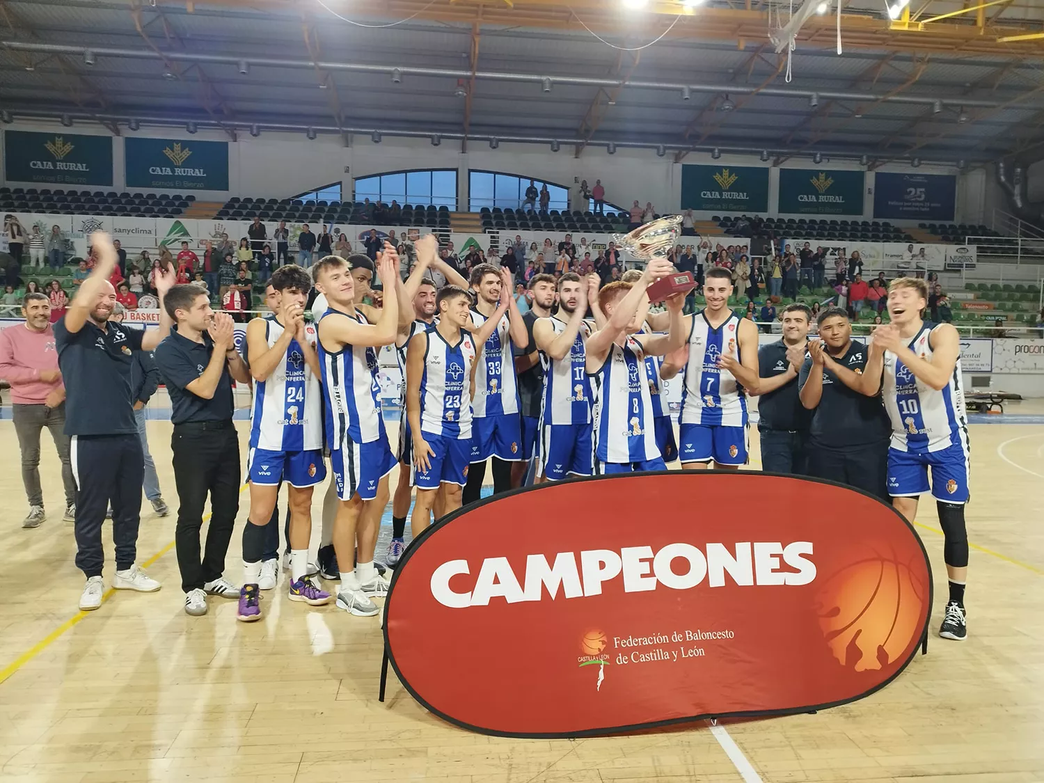 Clínica Ponferrada SDP gana la Copa CyL de Segunda FEB tras vencer a la Cultural Leonesa