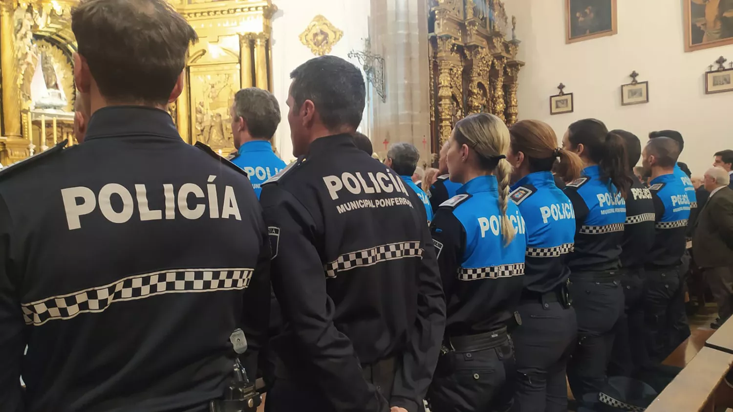 La Policía de Ponferrada recibe la Medalla del Oro al Mérito de la Junta