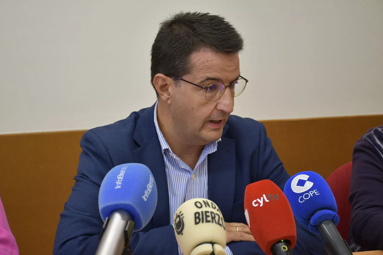 Técnico de Patrimonio y Museos del Ayuntamiento de Ponferrada, Francisco Javier García Bueso, en la presentación de las Jornadas