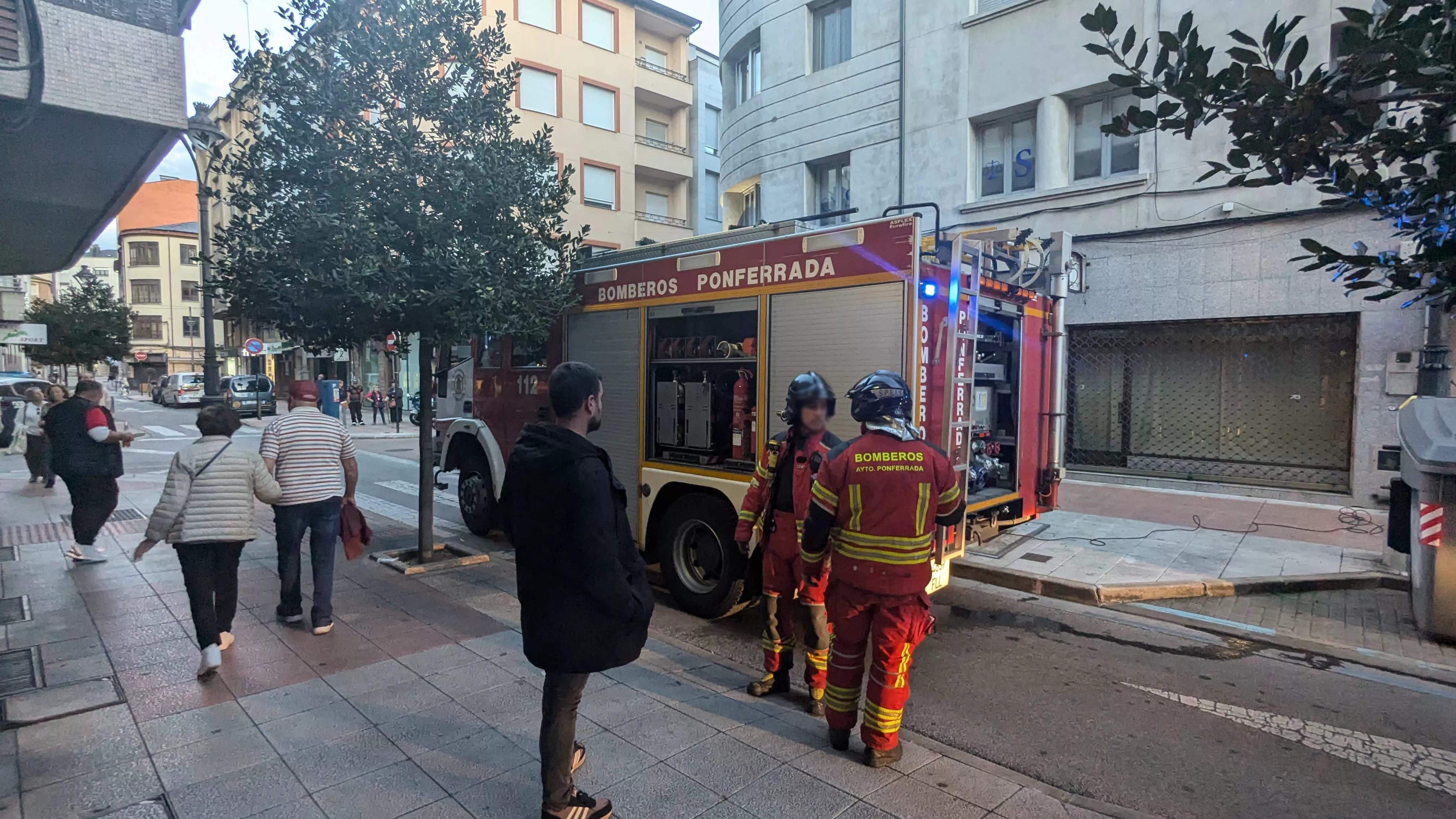 Un pequeño incidente doméstico moviliza a los bomberos de Ponferrada 