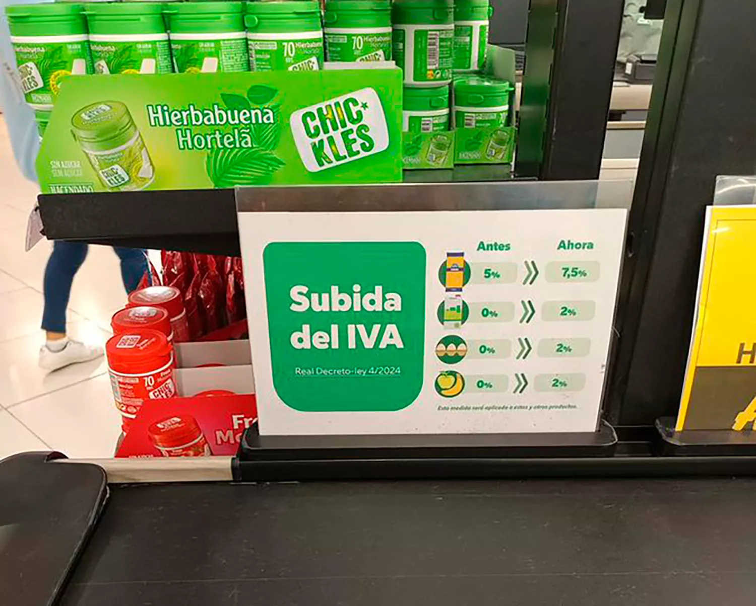 Así son los carteles del Mercadona que avisan del aumento del IVA 1