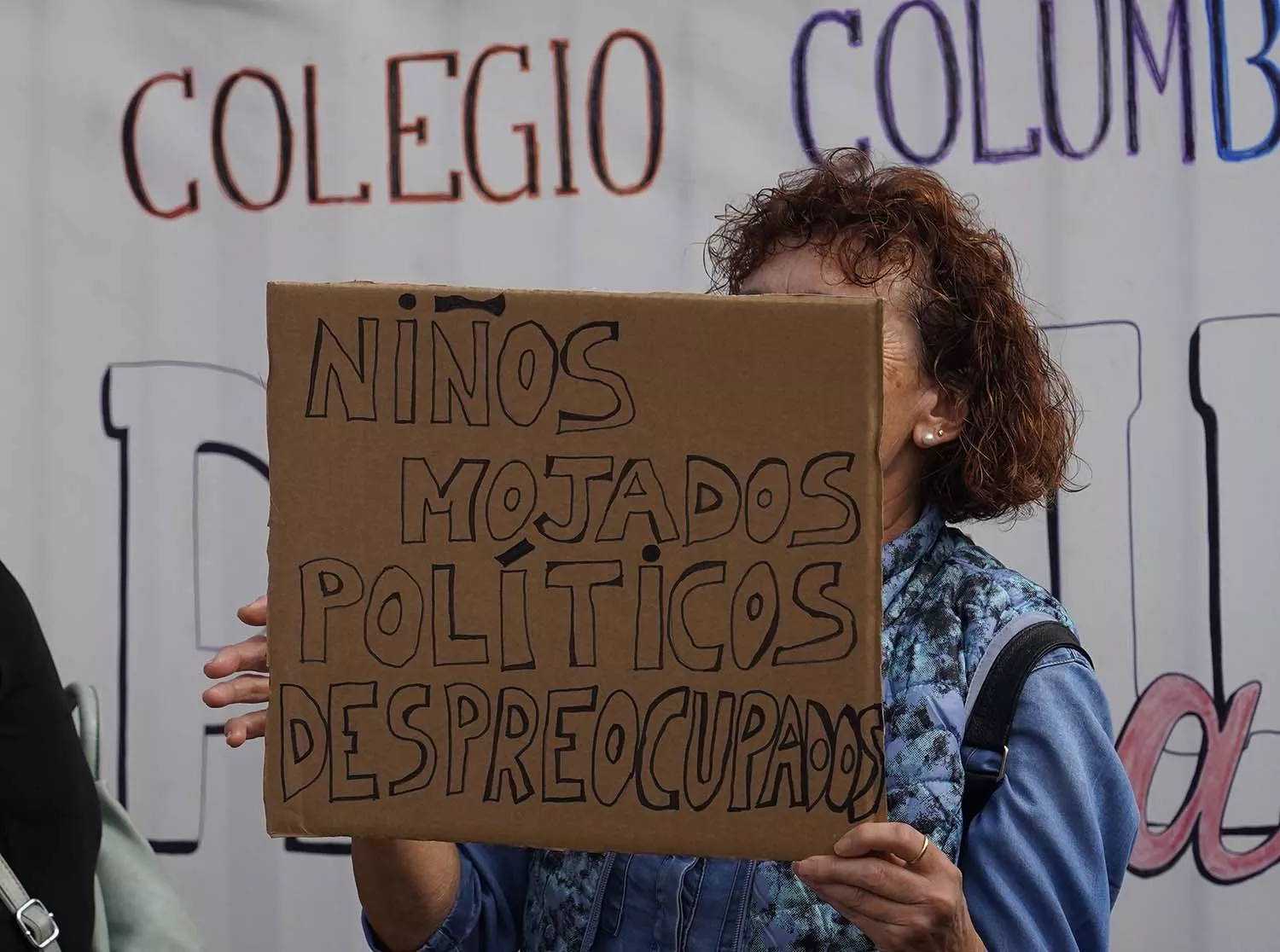 Manifestación del AMPA del colegio público de Columbrianos, para pedir la construcción de un pabellón 5