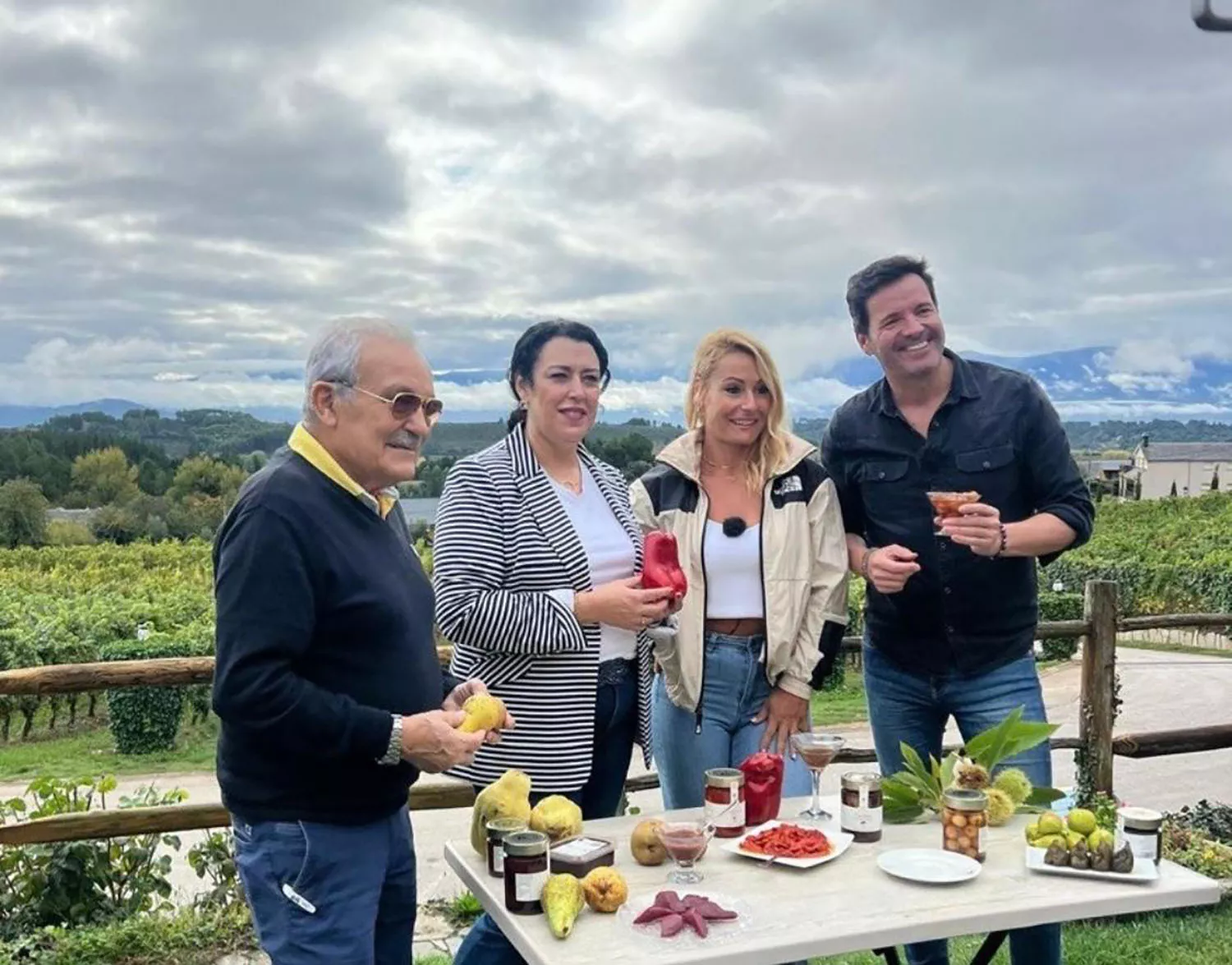 Lydia Valentín y Prada a Tope llevan El Bierzo por bandera en Aquí la Tierra de RTVE