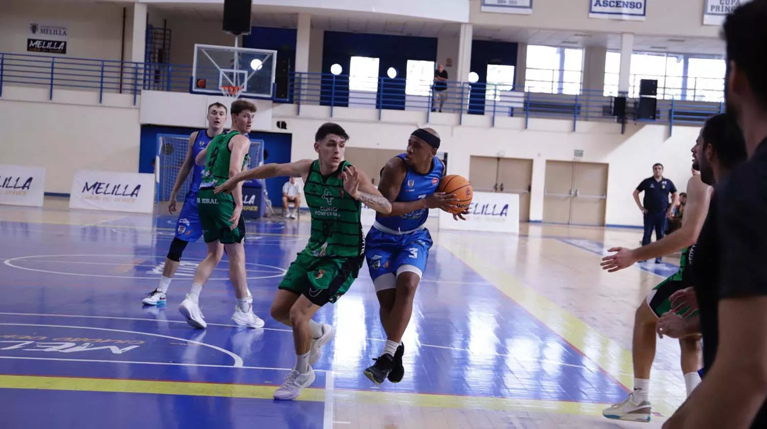 Baloncesto Clínica Ponferrada contra Melilla 