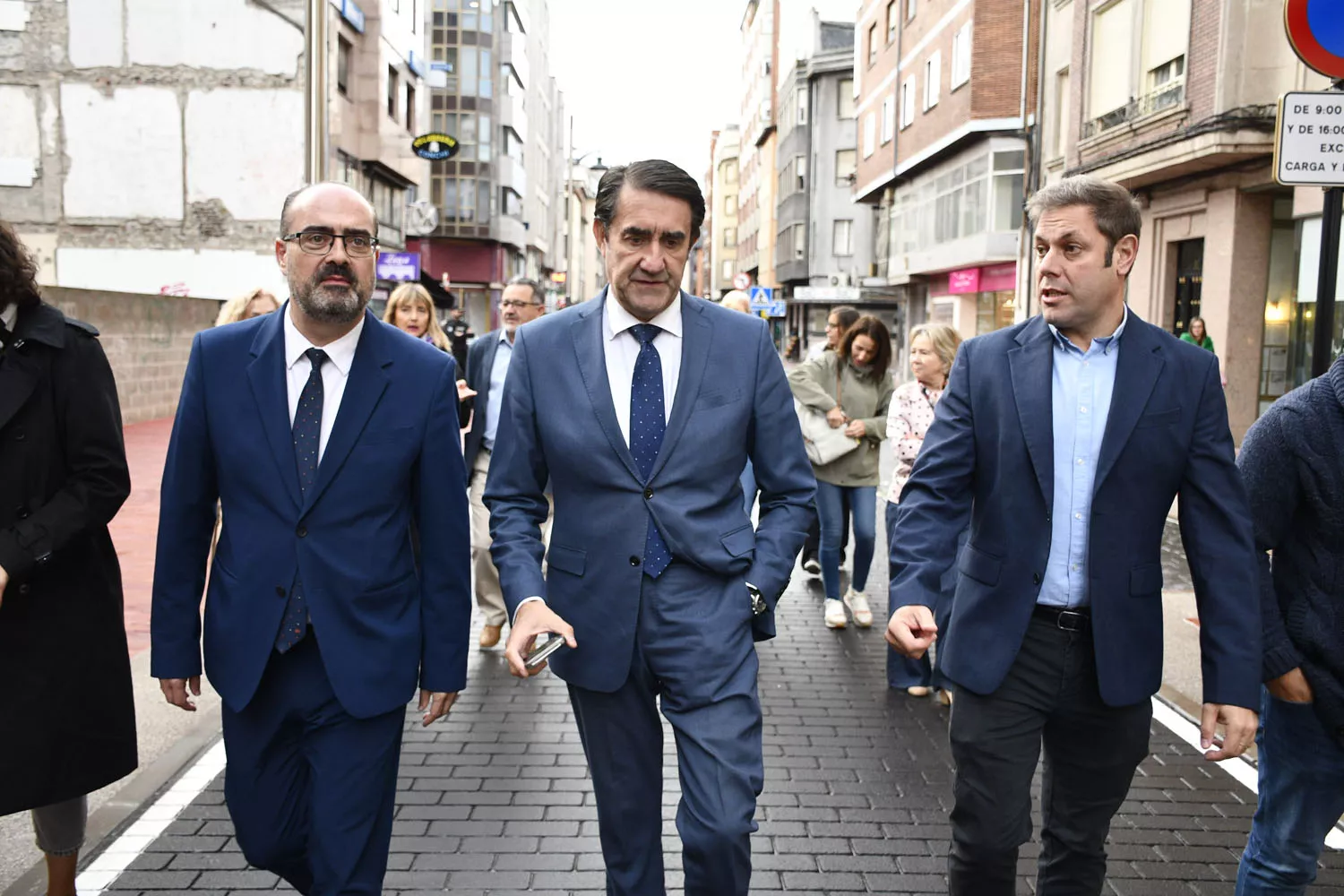 Visita de Juan Carlos Suárez Quiñones para la inauguración de la calle Gómez Núñez