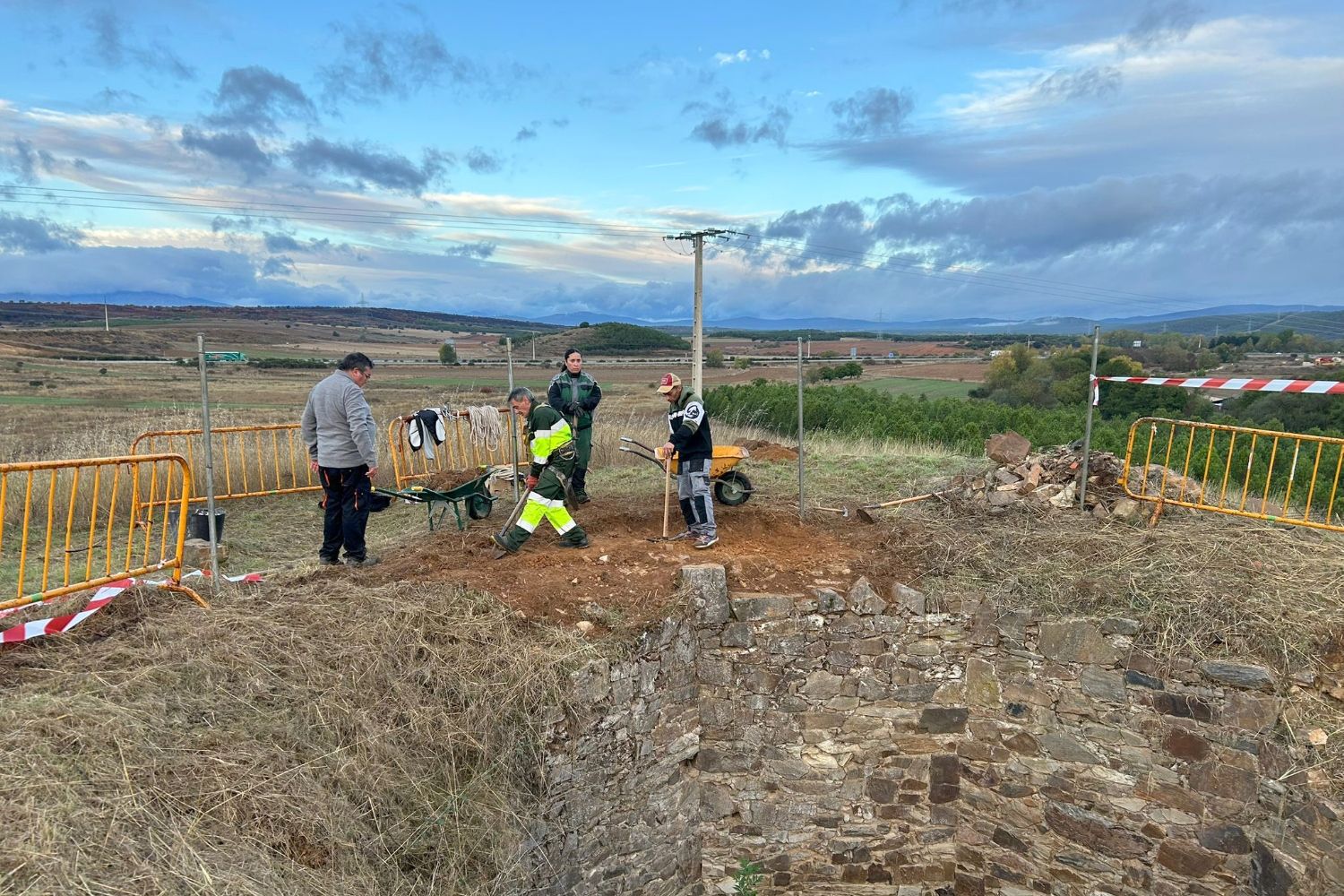 Astorga comienza la puesta en valor del entorno del nevero y las trincheras napoleónicas 