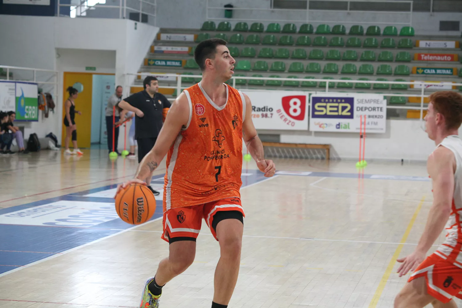 El Clínica Ponferrada inicia la temporada poniéndose a prueba frente al Bueno Arenas Albacete