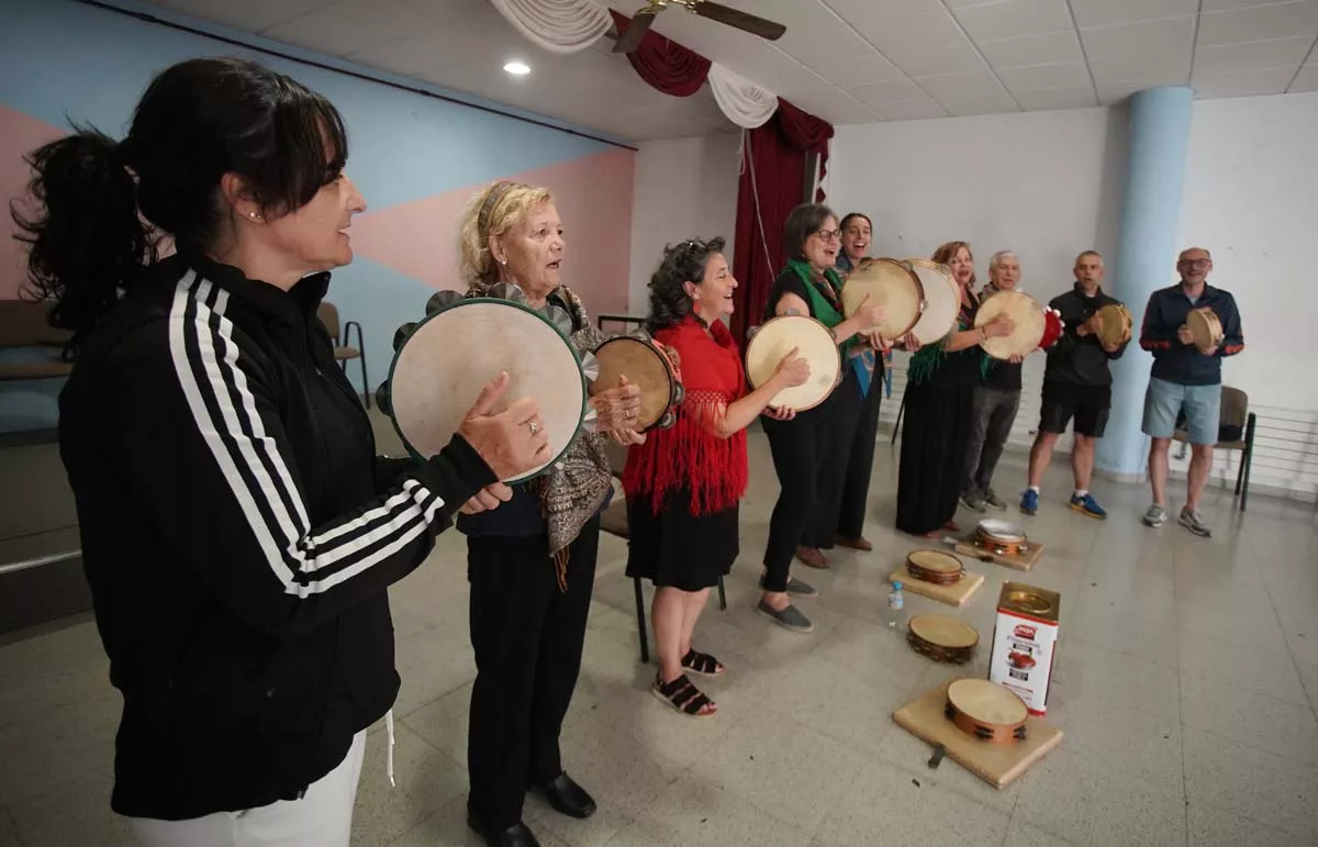 La Asociación Cultural Abelladeira del Bierzo recupera la voz de la tradición de la 'cantareiras'