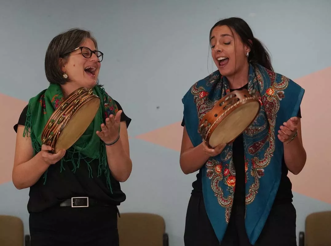  La Asociación Cultural Abelladeira del Bierzo recupera la voz de la tradición de la 'cantareiras'