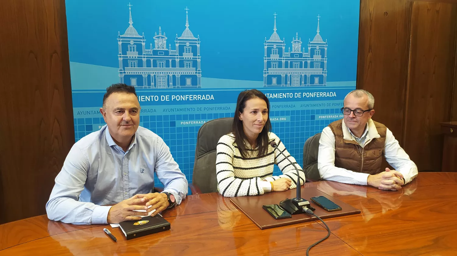 El Gobierno municipal propondrá una nueva partida presupuestaria para el CD Ponferrada Femenino que ayude a captar más talento