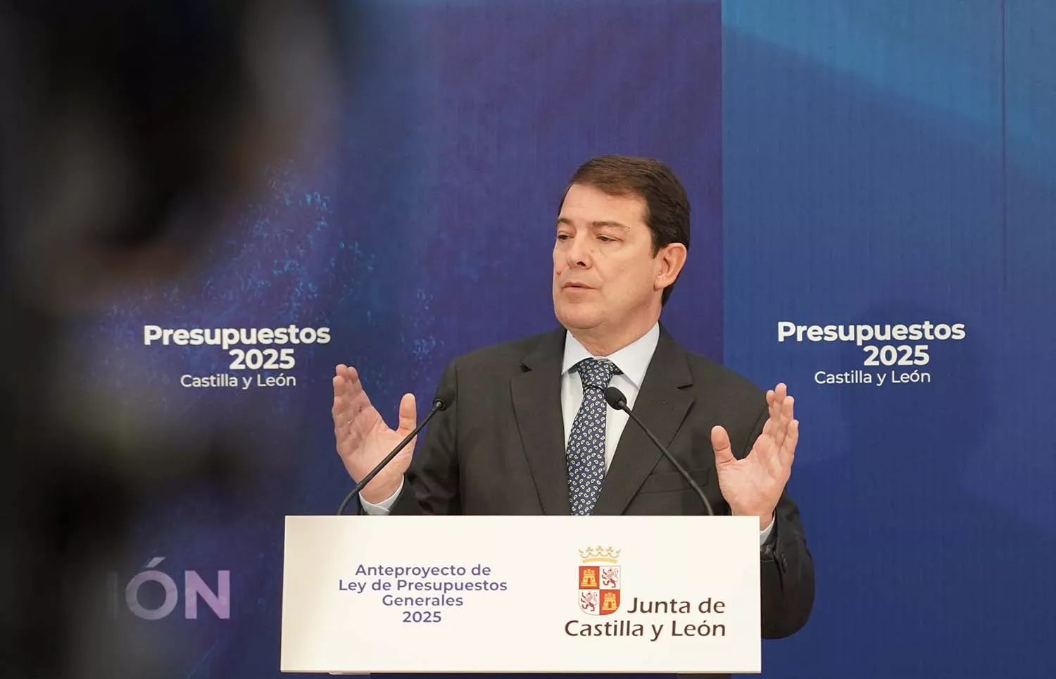 Rubén Cacho, ICAL . El presidente de la Junta de Castilla y León, Alfonso Fernández Mañueco, comparece en rueda de prensa para presentar el anteproyecto de Ley de Presupuestos Generales de Castilla y León 1