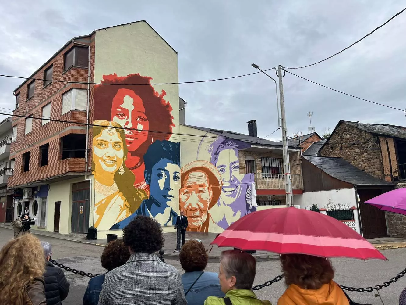 Inauguración del mural del Día de la Mujer Rural en Toreno 