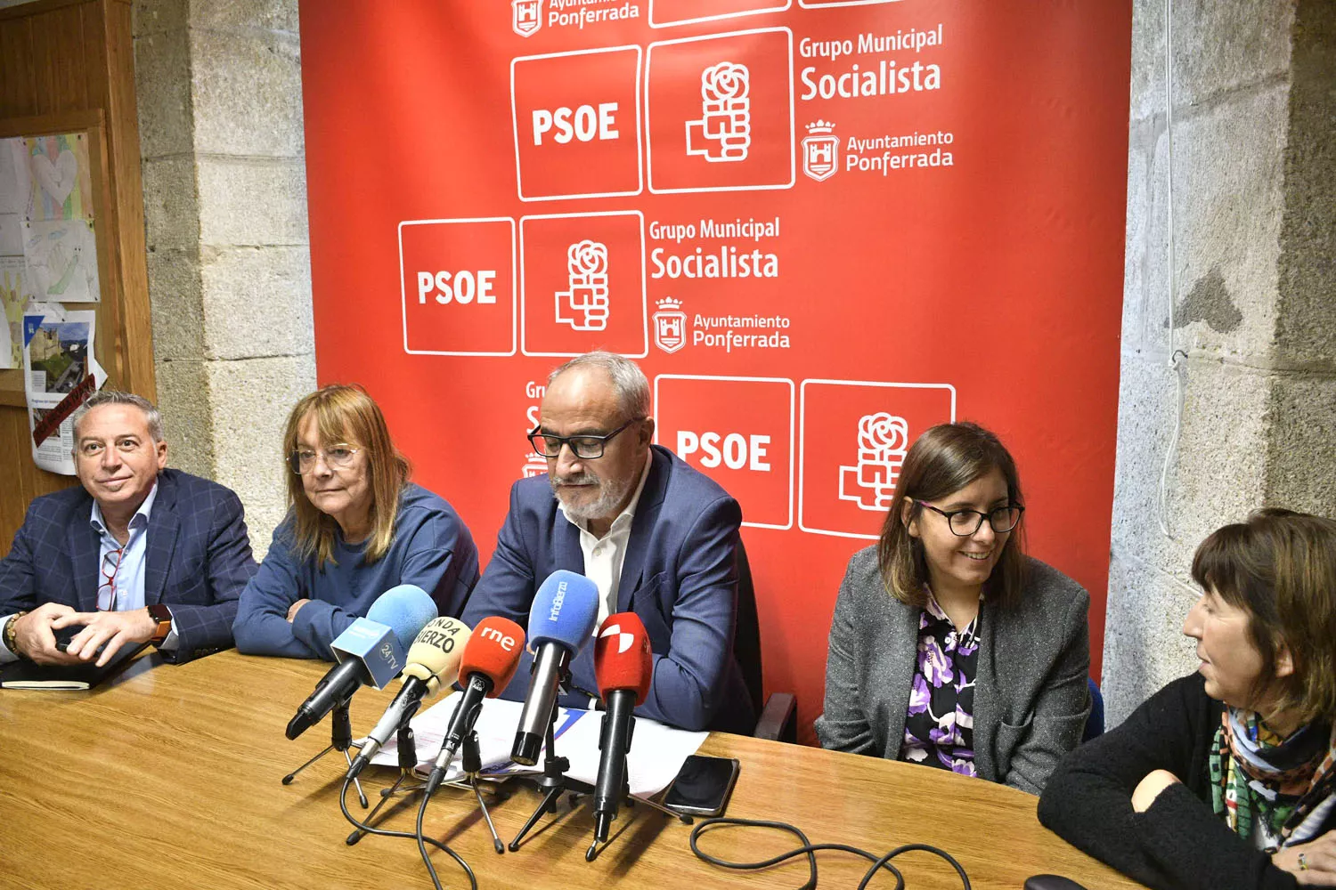 El PSOE desconfía de las 'supuestas' partidas de la Junta de las que habla el equipo de Gobierno de Ponferrada