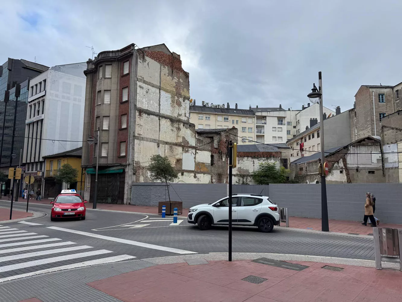 Edificio de Almacenes Uría obra del arquitecto JoséMirones, ubicado en la calle Gómez Núñez