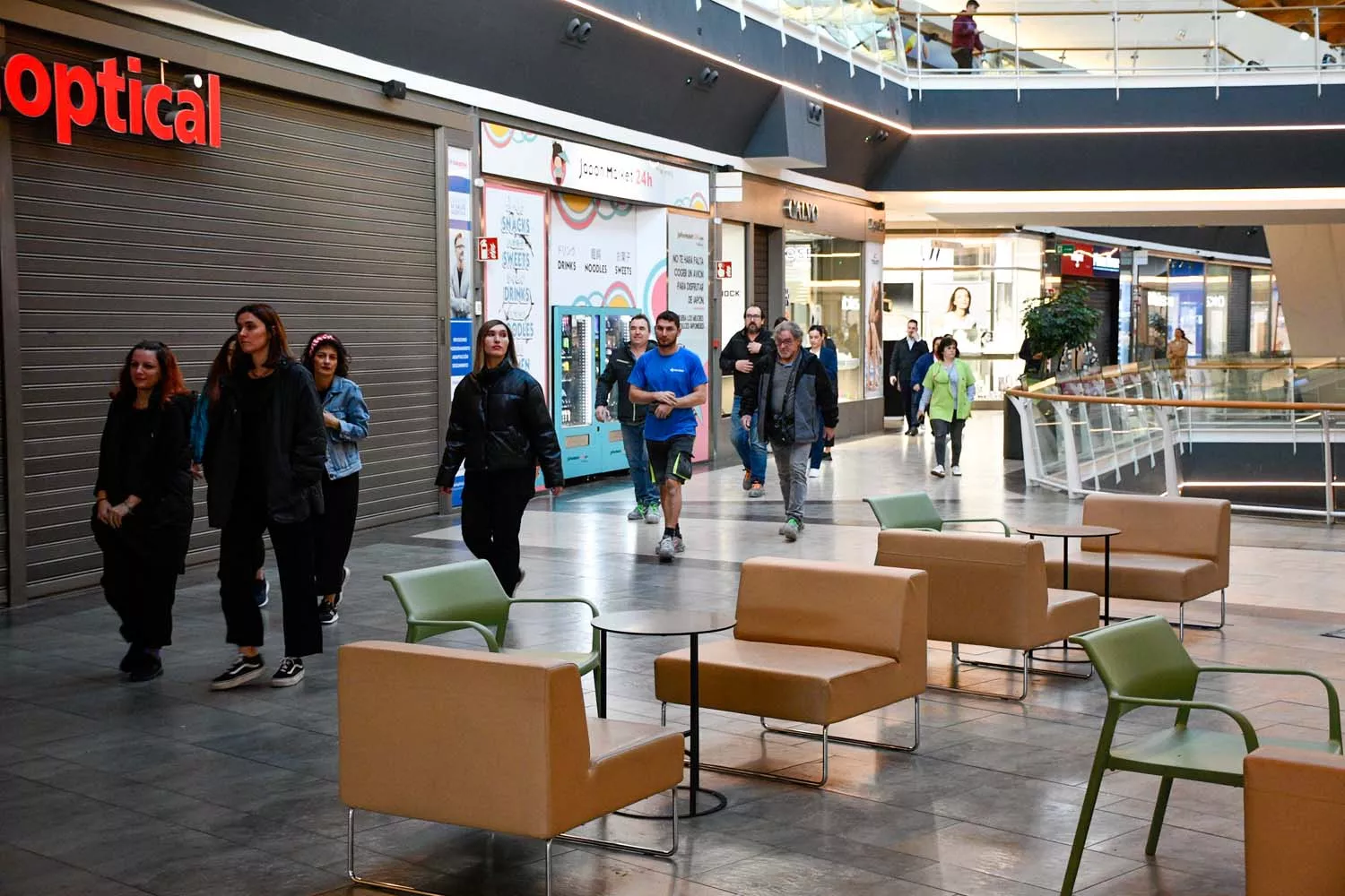 Simulacro de evacuación del Centro Comercial El Rosal 