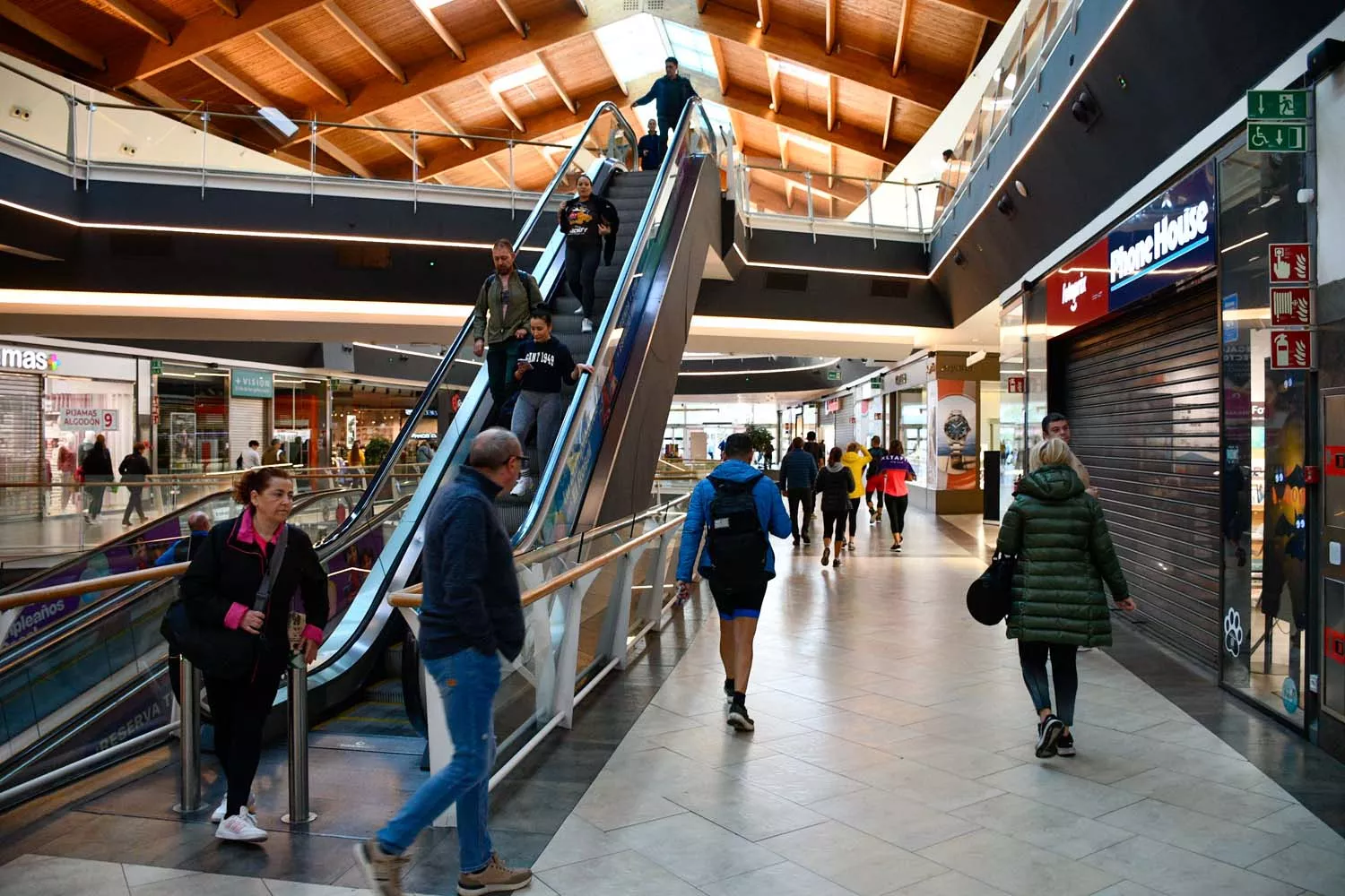 Simulacro de evacuación del Centro Comercial El Rosal 