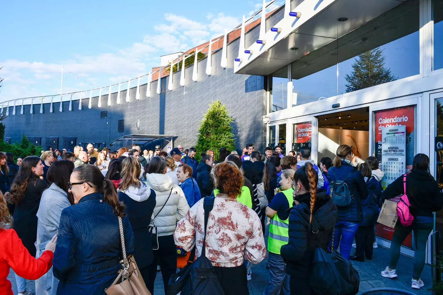 Simulacro de evacuación del Centro Comercial El Rosal 