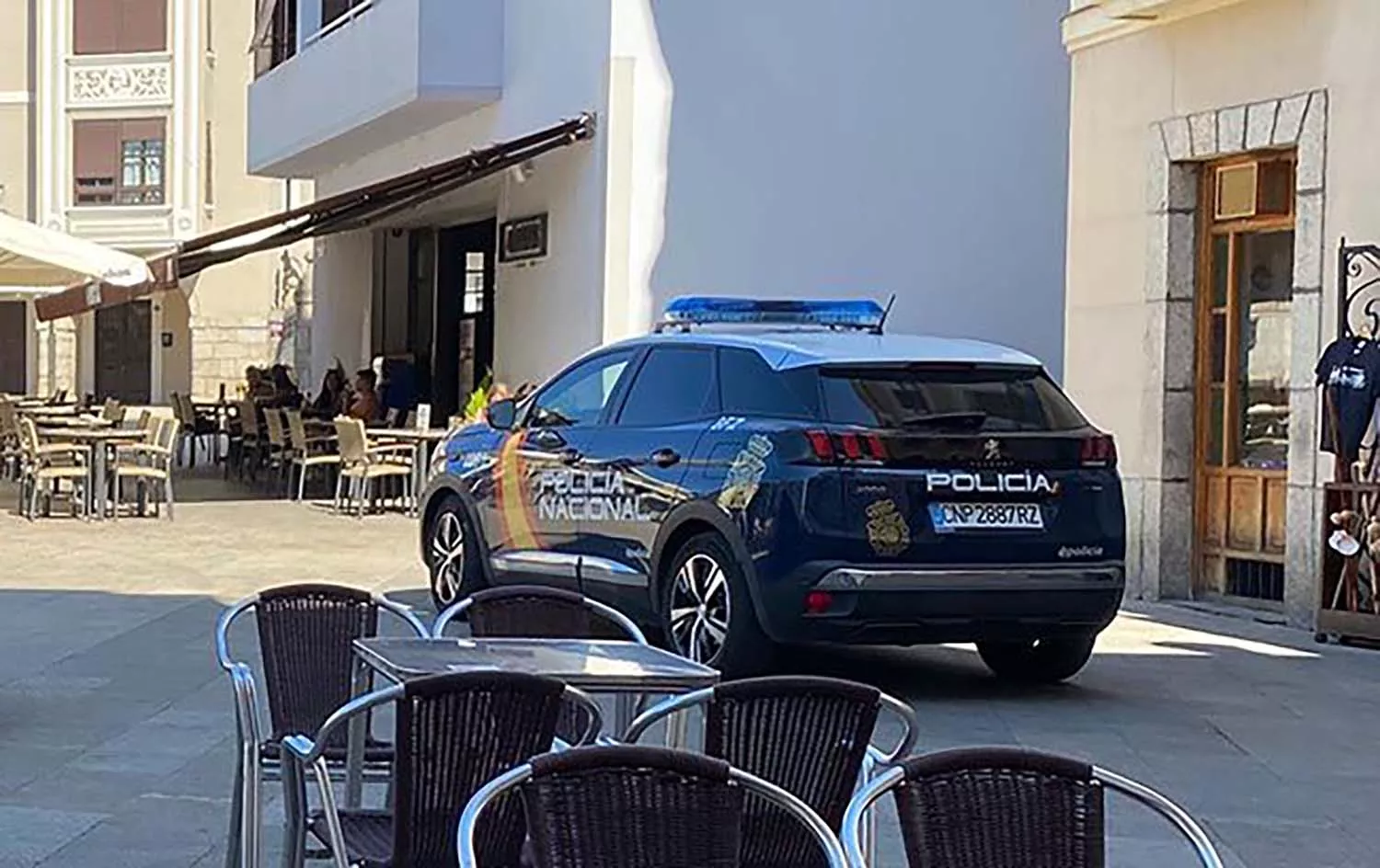 Policía Nacional en la Plaza de La Encina de Ponferrada