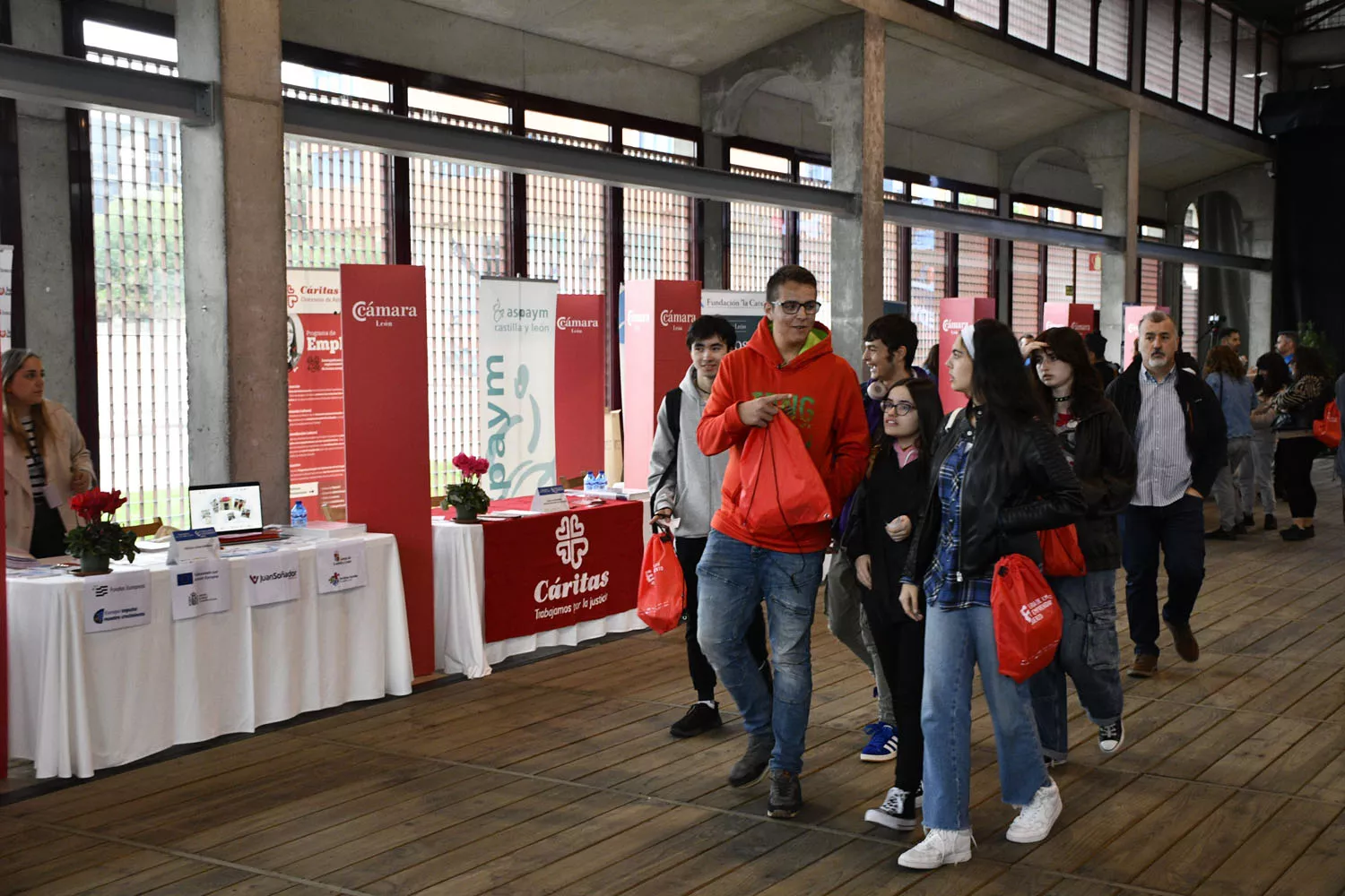 Feria de empleo y emprendimiento (16)